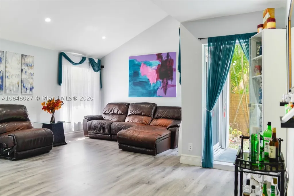 1306 NW 91st Avenue Coral Springs FL 33071