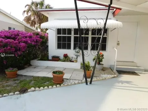 6961 SW 10th Court Pembroke Pines FL 33023