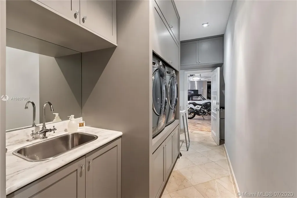 1276 S Venetian Way Miami Beach FL 33139