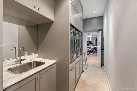 1276 S Venetian Way Miami Beach FL 33139