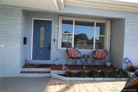 6840 SW 10th Street Pembroke Pines FL 33023