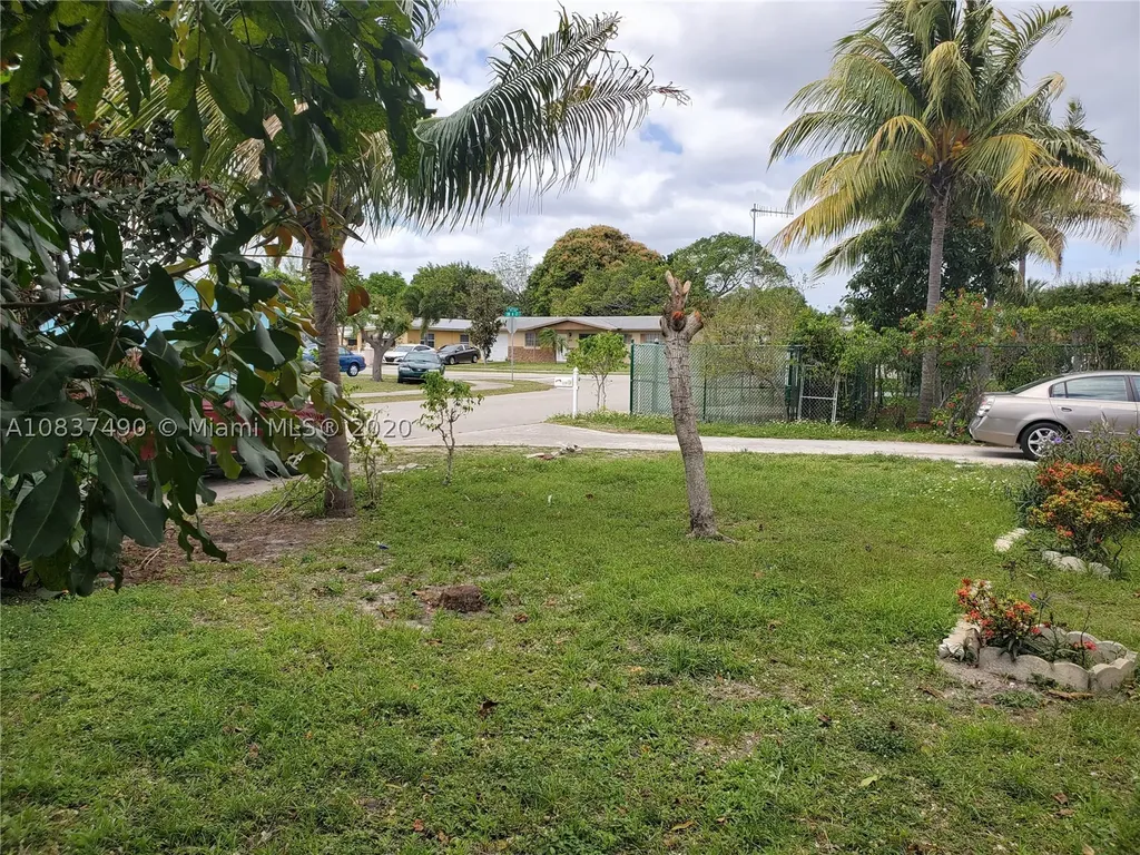 825 SW 6th Avenue Delray Beach FL 33444