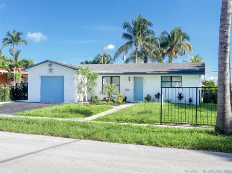 2801 Cleveland Street Hollywood FL 33020