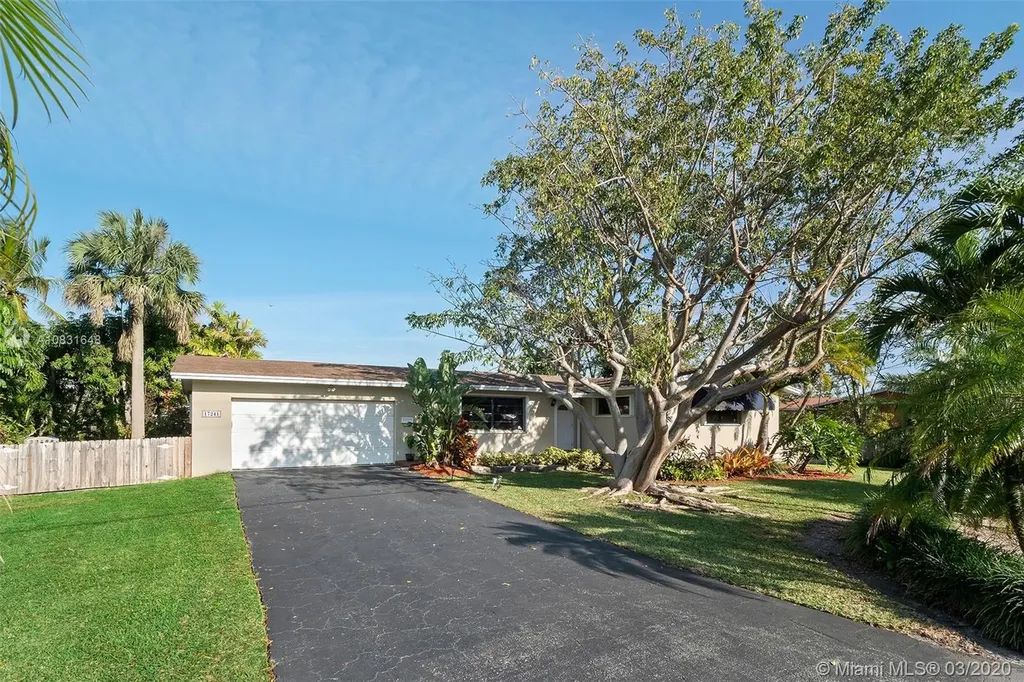 17241 SW 87th Court Palmetto Bay FL 33157
