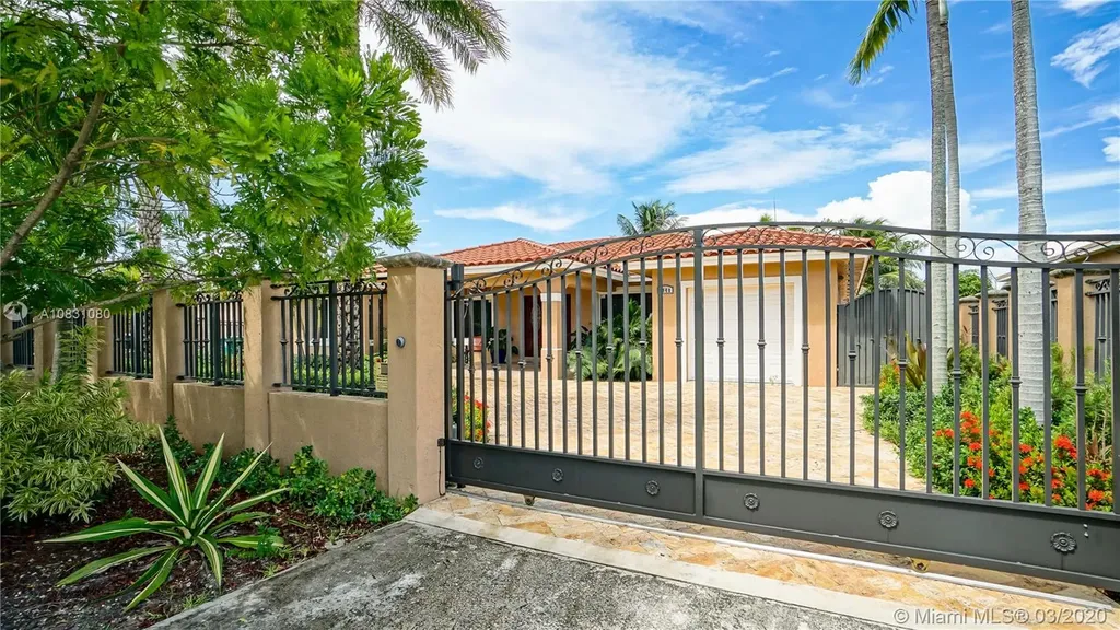 1040 SW 76th Court Miami FL 33144