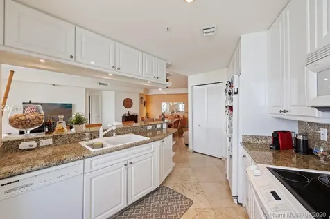 848 Brickell Key Drive Miami FL 33131