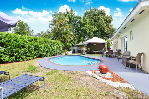 201 NE 170th Street North Miami Beach FL 33162