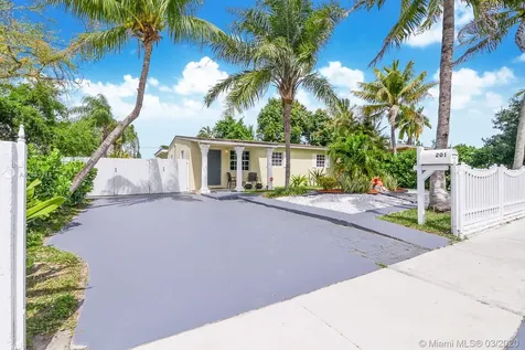 201 NE 170th Street North Miami Beach FL 33162