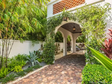 421 Sarto Avenue Coral Gables FL 33134