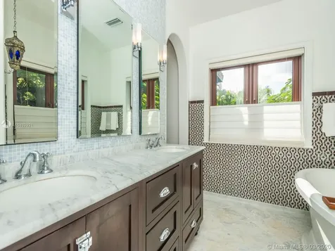 421 Sarto Avenue Coral Gables FL 33134