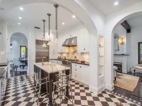 421 Sarto Avenue Coral Gables FL 33134
