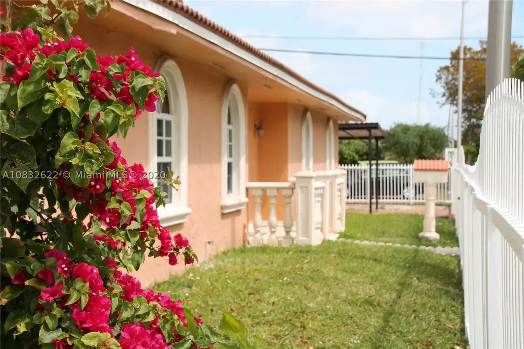 295 W 16th Street Hialeah FL 33010