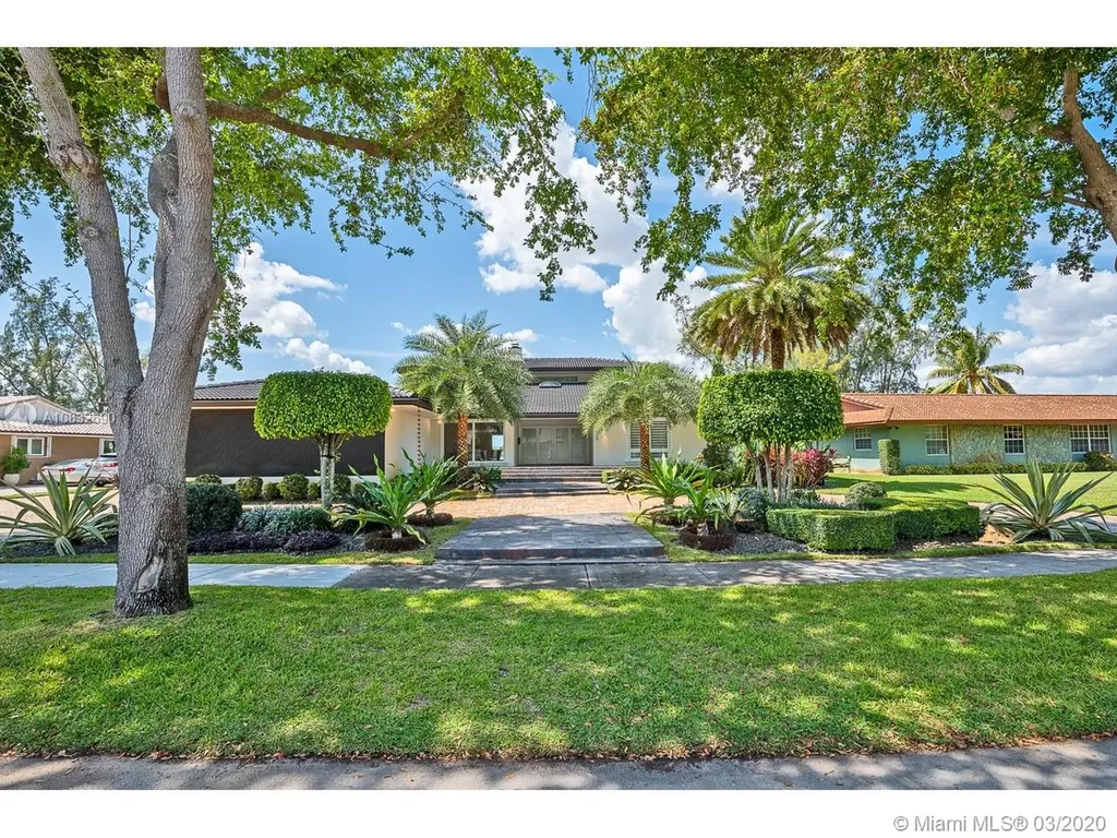16020 W Prestwick Place Miami Lakes FL 33014