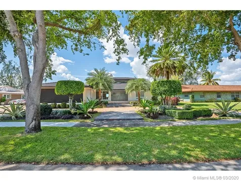 16020 W Prestwick Place Miami Lakes FL 33014