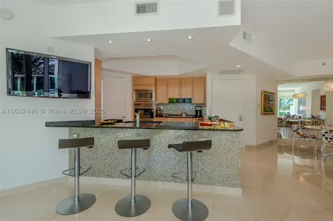 1000 S Pointe Drive Miami Beach FL 33139