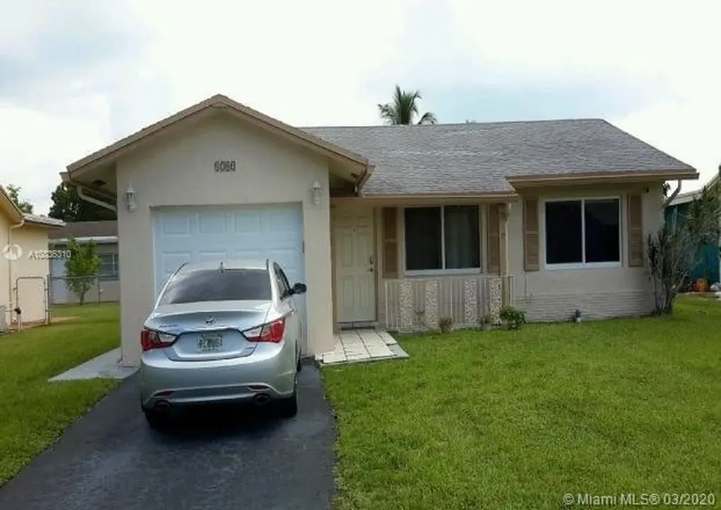 8202 NW 92nd Avenue Tamarac FL 33321