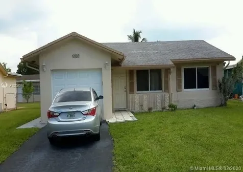 8202 NW 92nd Avenue Tamarac FL 33321
