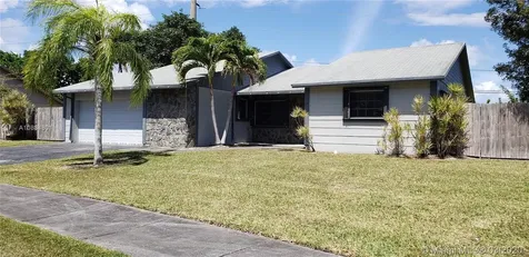 1655 N Bluebird Lane Homestead FL 33035
