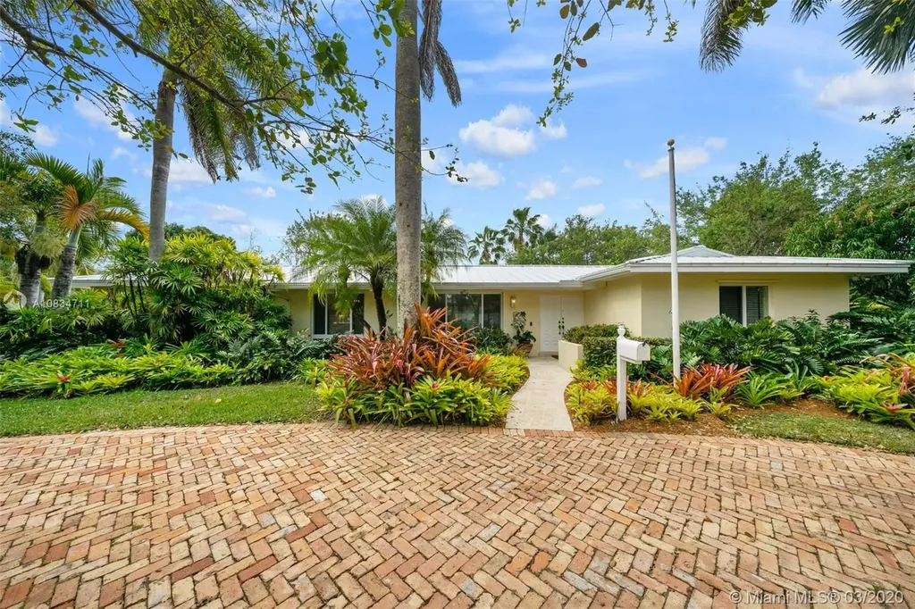 8500 SW 155th Terrace Palmetto Bay FL 33157