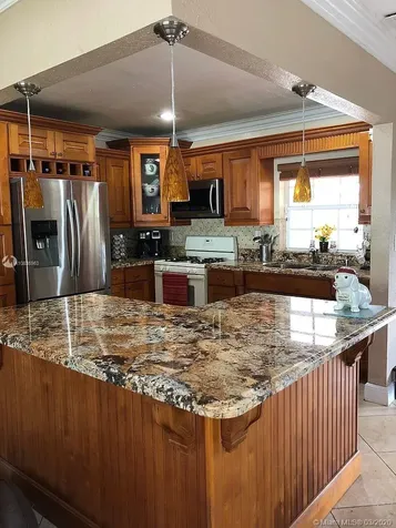 720 W 74th Place Hialeah FL 33014