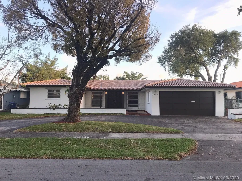 6910 Bamboo Street Miami Lakes FL 33014