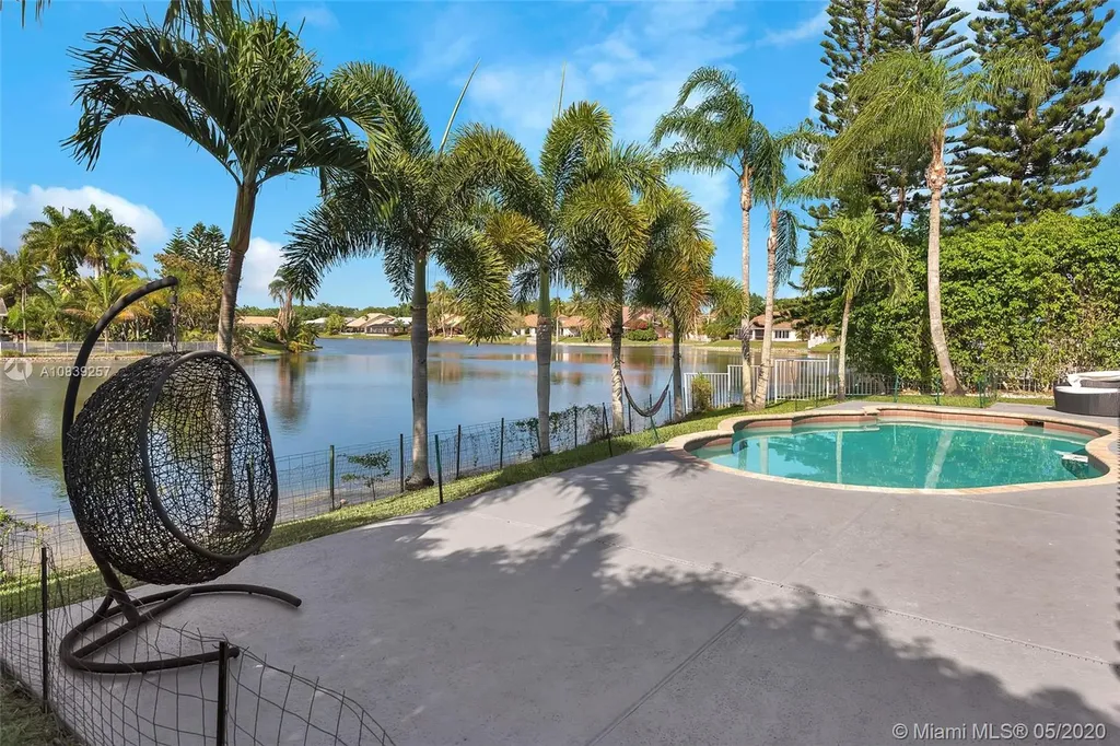 10621 NW 18th Court Plantation FL 33322