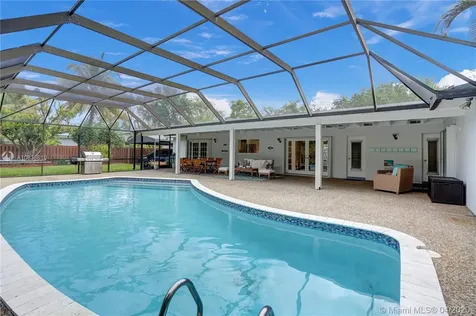 16720 SW 82nd Court Palmetto Bay FL 33157