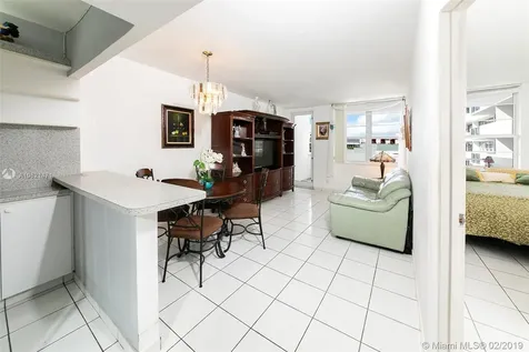 100 Lincoln Road Miami Beach FL 33139