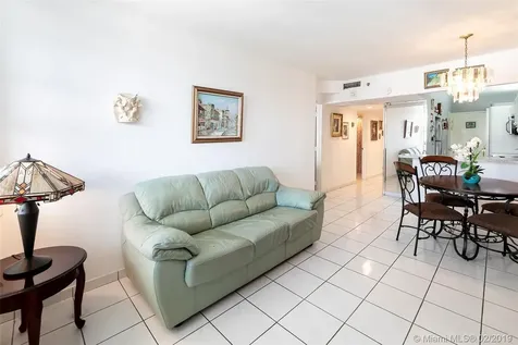 100 Lincoln Road Miami Beach FL 33139