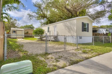 13470 SW 7th Place Davie FL 33325