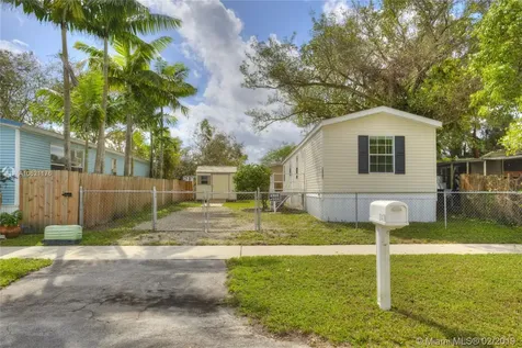 13470 SW 7th Place Davie FL 33325