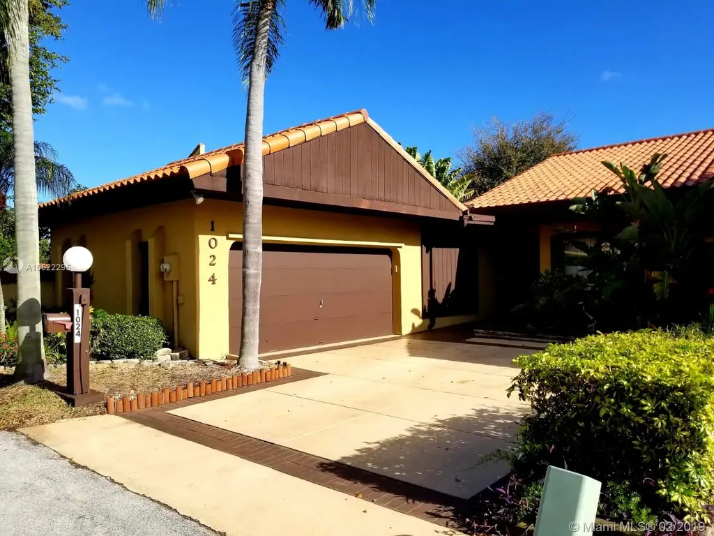 1024 NE 203rd Lane Miami FL 33179