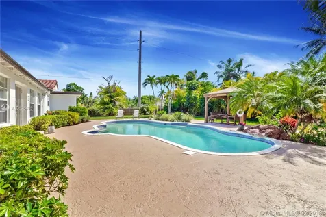 8204 SW 184th Terrace Cutler Bay FL 33157