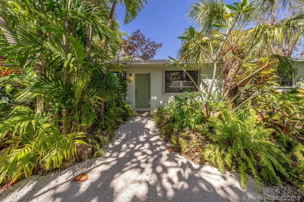 8925 SW 158th Street Palmetto Bay FL 33157