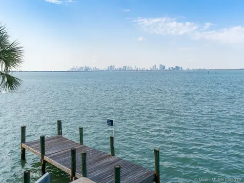 5860 N Bay Road Miami Beach FL 33140