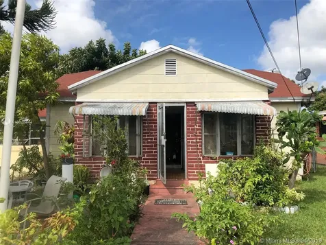 3095 NW 28th Street Miami FL 33142
