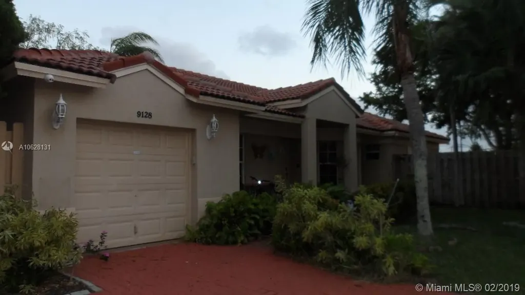 9128 SW 215th Terrace Cutler Bay FL 33189