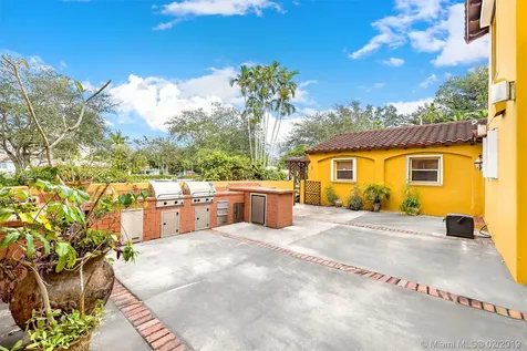 501 Deer Run Miami Springs FL 33166