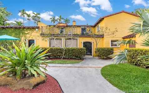 501 Deer Run Miami Springs FL 33166