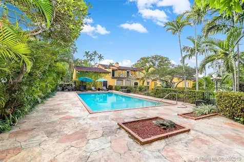 501 Deer Run Miami Springs FL 33166