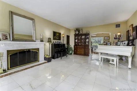 501 Deer Run Miami Springs FL 33166