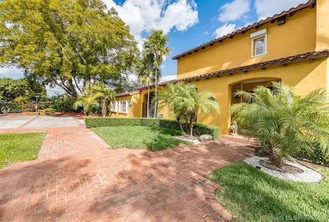 501 Deer Run Miami Springs FL 33166
