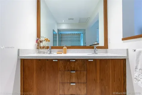 3809 Irvington Avenue Miami FL 33133