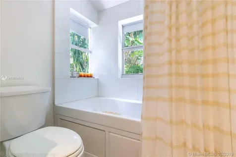 3809 Irvington Avenue Miami FL 33133