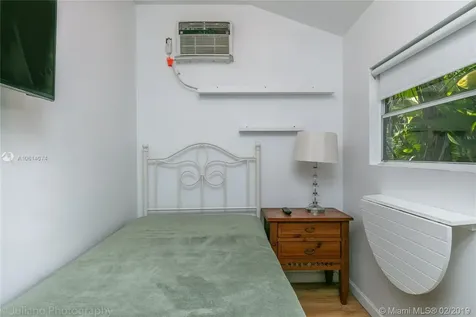 3809 Irvington Avenue Miami FL 33133