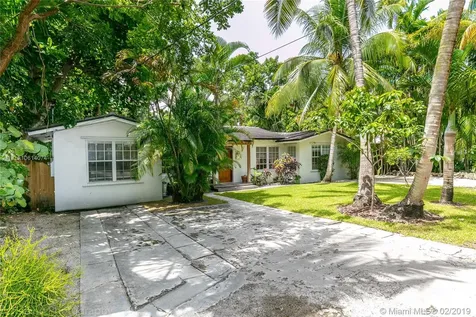 3809 Irvington Avenue Miami FL 33133