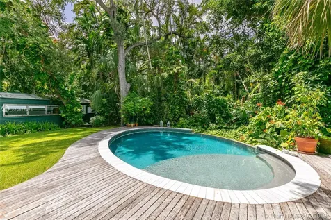 3809 Irvington Avenue Miami FL 33133