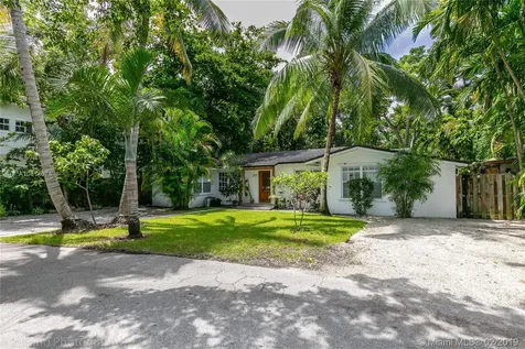 3809 Irvington Avenue Miami FL 33133