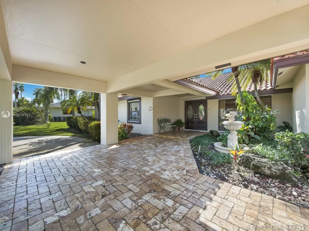 8260 SW 186th Street Cutler Bay FL 33157