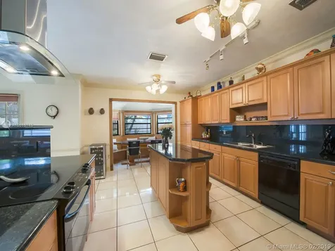 8260 SW 186th Street Cutler Bay FL 33157